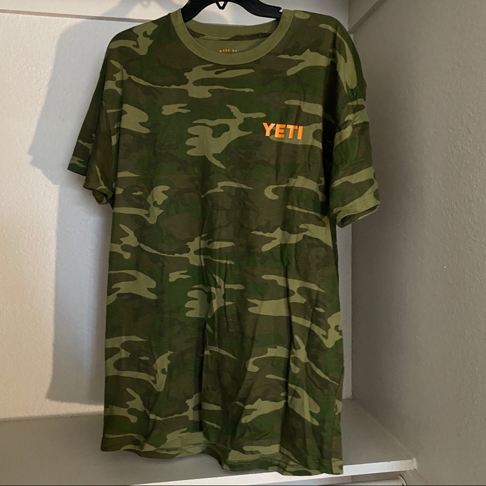 Yeti army short sleeve.